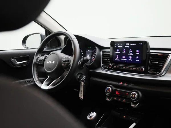 Kia Rio (2023) — foto 28 van 37