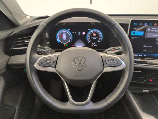 Volkswagen Passat SW (2024) — foto 6 van 27