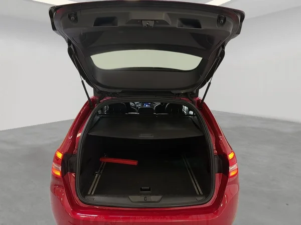 Peugeot 308 (2020) — foto 19 van 21