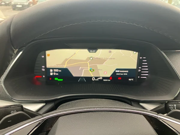 SKODA Octavia Combi (2024) — foto 16 van 25