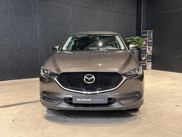Mazda CX-5 (2018) — foto 12 van 22