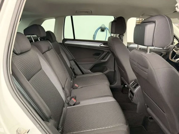 Volkswagen Tiguan (2023) — foto 2 van 23