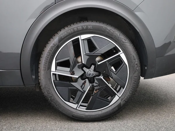 Peugeot 408 (2023) — foto 5 van 47