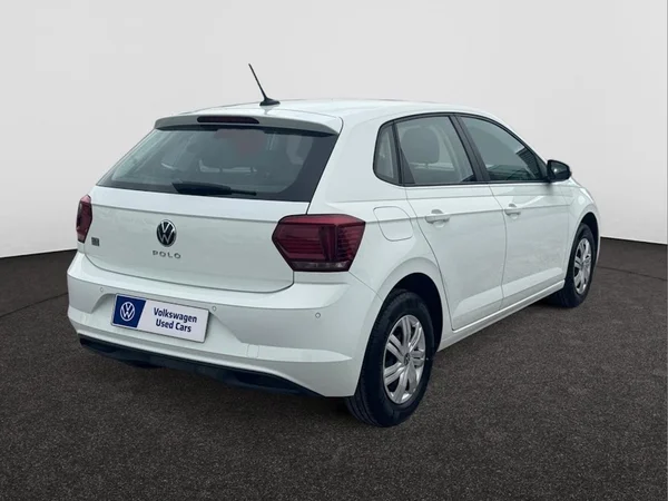 VOLKSWAGEN Polo (2021) — foto 2 van 14