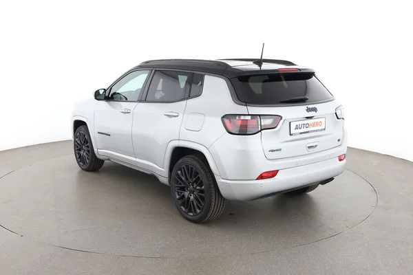 Jeep Compass (2022) — foto 10 van 16