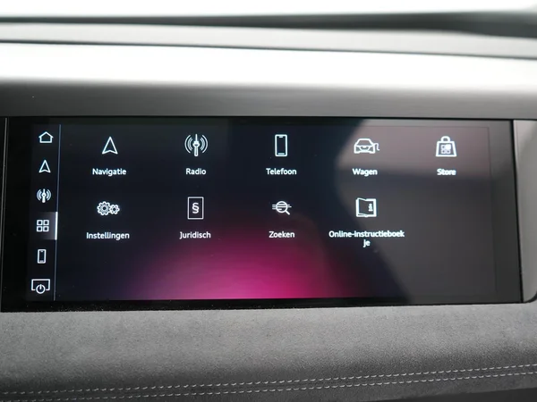 AUDI Q6 e-tron (2025) — foto 19 van 40
