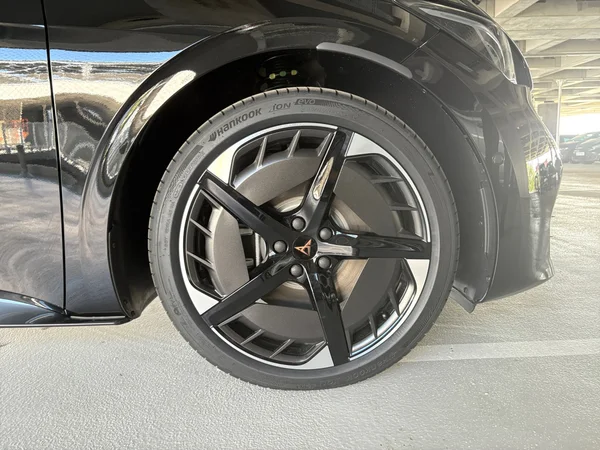 CUPRA Born (2025) — foto 13 van 24