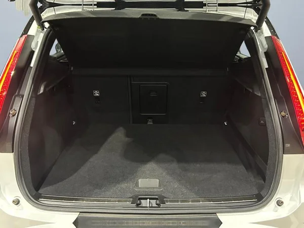 VOLVO XC40 (2018) — foto 25 van 32