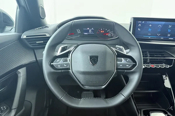 Peugeot 2008 (2025) — foto 2 van 18
