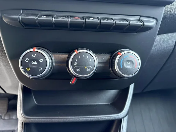 Renault Express (2023) — foto 8 van 18