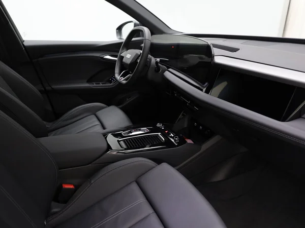 AUDI Q6 e-tron (2024) — foto 14 van 20