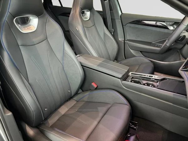 VOLKSWAGEN Passat Variant eHybrid (PHEV) (2026) — foto 5 van 21