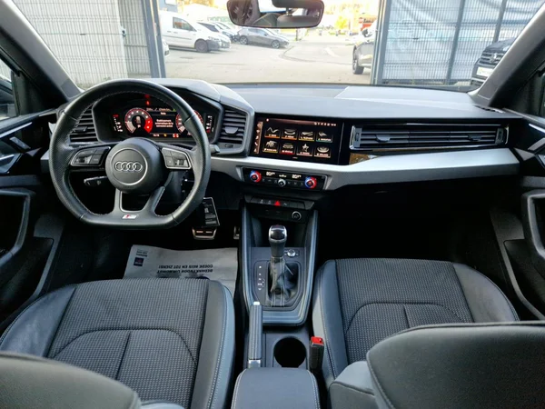 AUDI A1 Sportback (2023) — foto 2 van 23