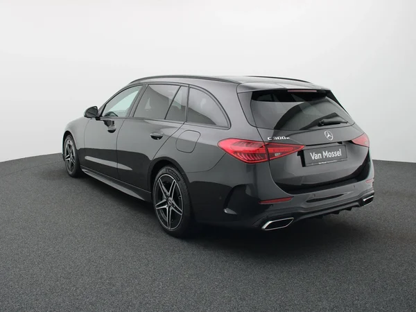 Mercedes-Benz C-Klasse (2025) — foto 12 van 28