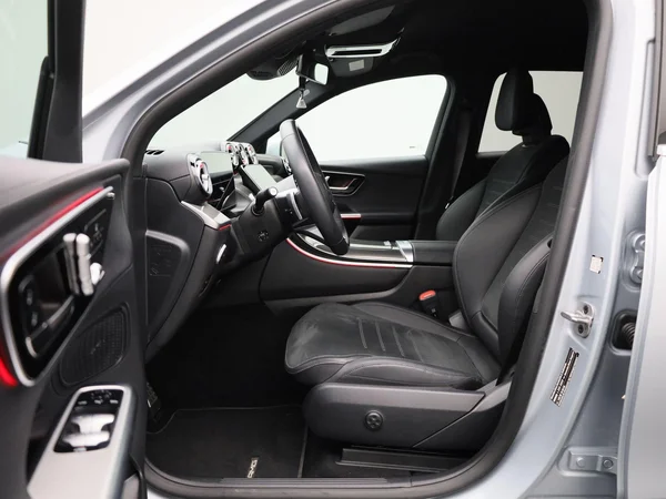 Mercedes-Benz GLC (2025) — foto 2 van 46