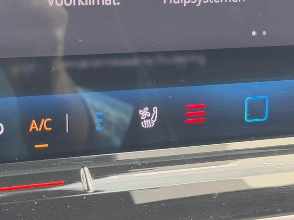 VOLKSWAGEN ID.7 Tourer (2024) — foto 17 van 25