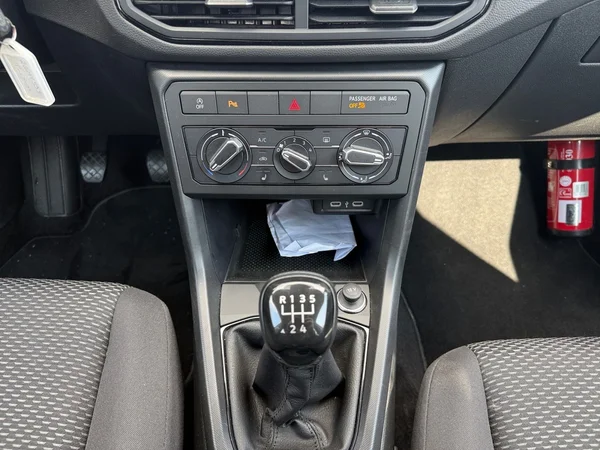 VOLKSWAGEN T-Cross (2025) — foto 4 van 20