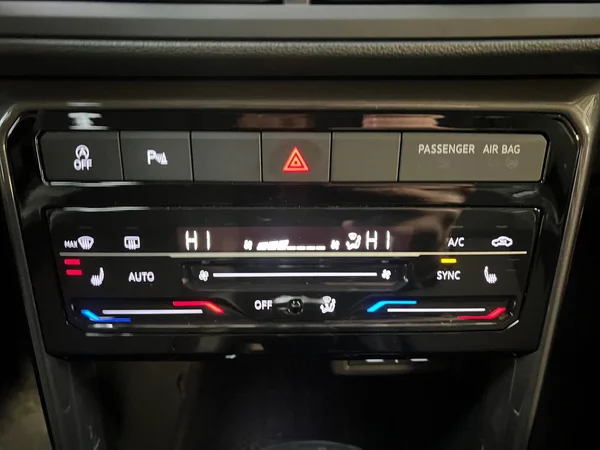 VOLKSWAGEN T-Cross (2023) — foto 4 van 20