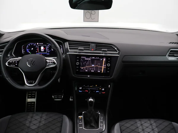 VOLKSWAGEN Tiguan (2022) — foto 4 van 27