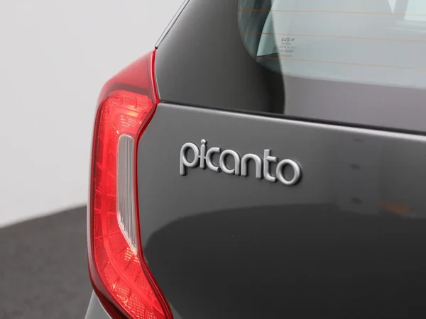 Kia Picanto (2023) — foto 25 van 34