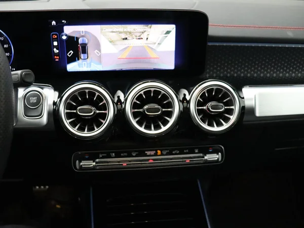 Mercedes-Benz EQB (2026) — foto 13 van 34