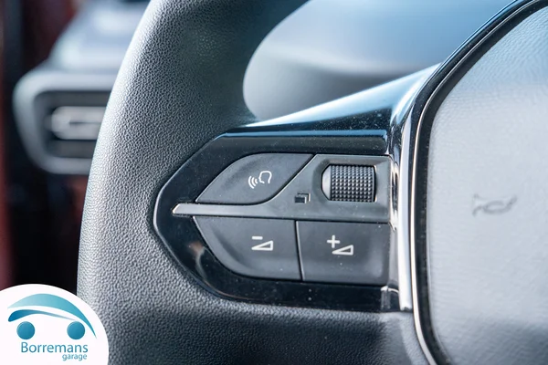 Peugeot RIFTER (2020) — foto 26 van 37