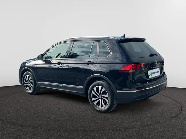 VOLKSWAGEN Tiguan (2022) — foto 8 van 18