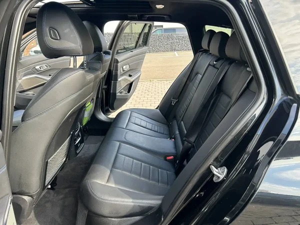 Bmw 330 (2021) — foto 17 van 31