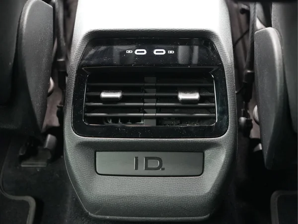 VOLKSWAGEN ID.4 (2021) — foto 14 van 49
