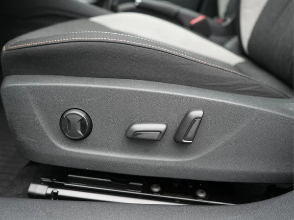 SKODA Kamiq (2024) — foto 3 van 31