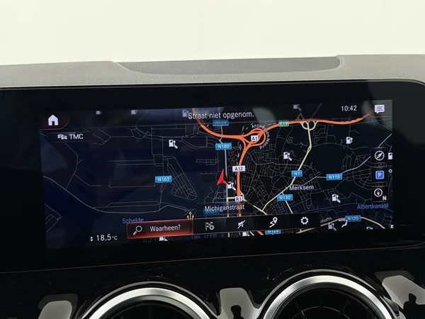 MERCEDES GLA 250 (2021) — foto 10 van 32