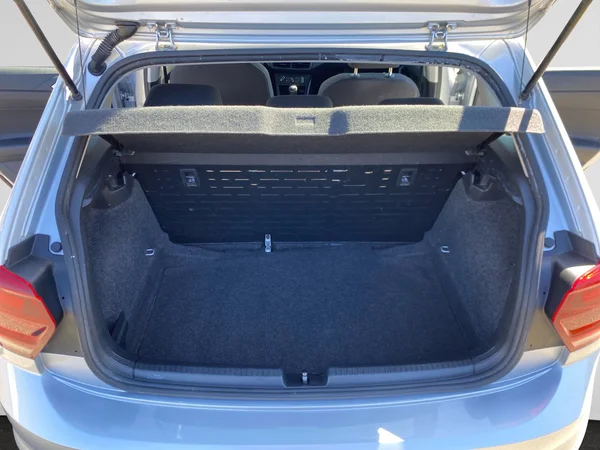 VOLKSWAGEN Polo (2018) — foto 17 van 17