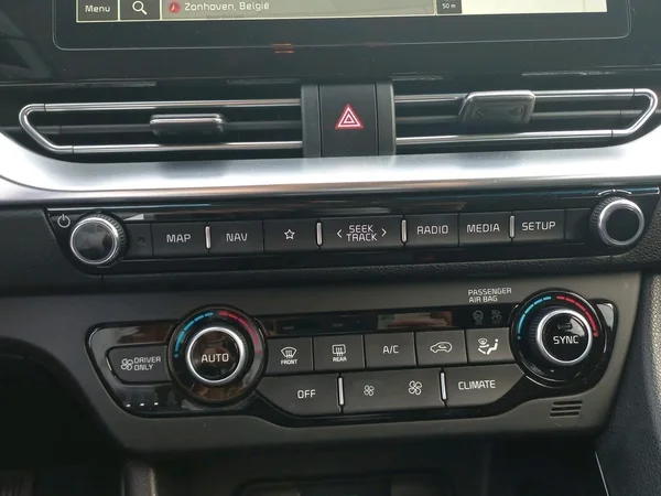 Kia Niro (2020) — foto 13 van 23