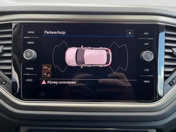 VOLKSWAGEN T-Roc (2021) — foto 6 van 20