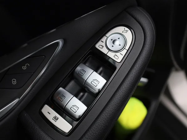 Mercedes-Benz GLC (2021) — foto 24 van 44