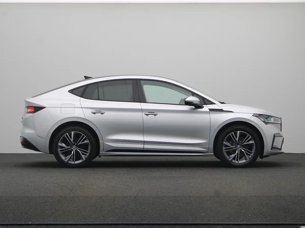 SKODA Enyaq Coupé (2024) — foto 19 van 21