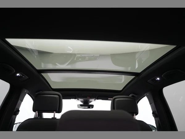 VOLKSWAGEN Touran (2023) — foto 10 van 30