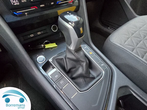 Volkswagen Tiguan (2023) — foto 17 van 40
