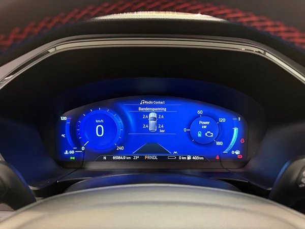 Ford Kuga (2022) — foto 8 van 29