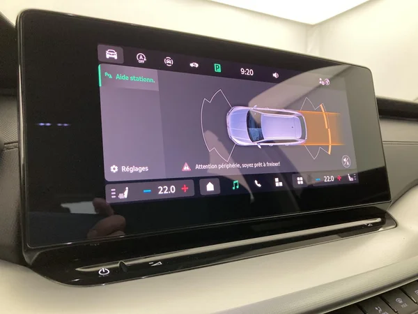 SKODA Octavia Combi (2025) — foto 4 van 36