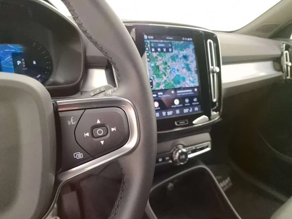 Volvo XC40 — foto 3 van 16