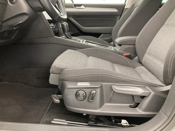 VOLKSWAGEN Passat Variant (2021) — foto 24 van 36