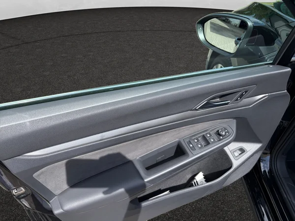 VOLKSWAGEN Golf VIII SW (2025) — foto 3 van 14