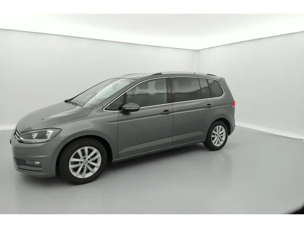 VOLKSWAGEN Touran (2019) — foto 3 van 36