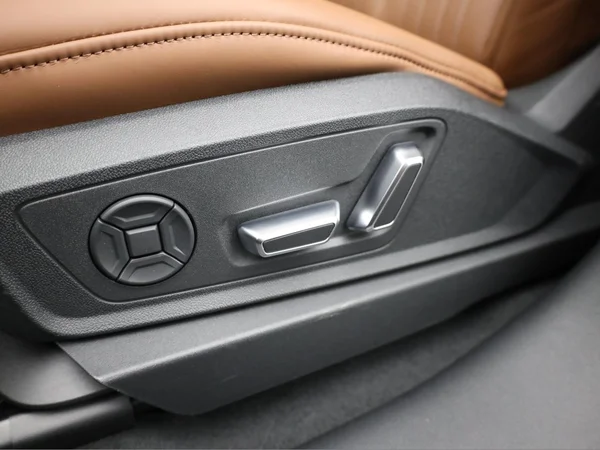 AUDI Q8 e-tron Sportback (2025) — foto 8 van 25