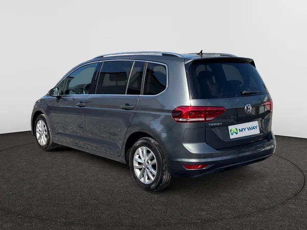 VOLKSWAGEN Touran (2019) — foto 12 van 20