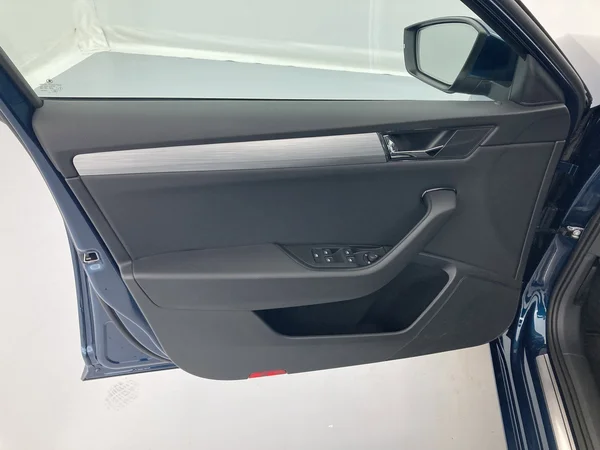 SKODA Superb Combi (2023) — foto 14 van 36