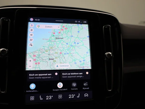 Volvo XC40 (2023) — foto 9 van 41