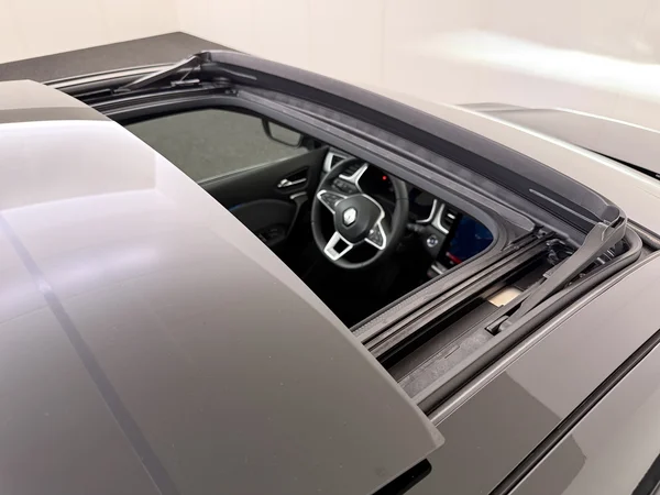 RENAULT Captur (2024) — foto 20 van 28
