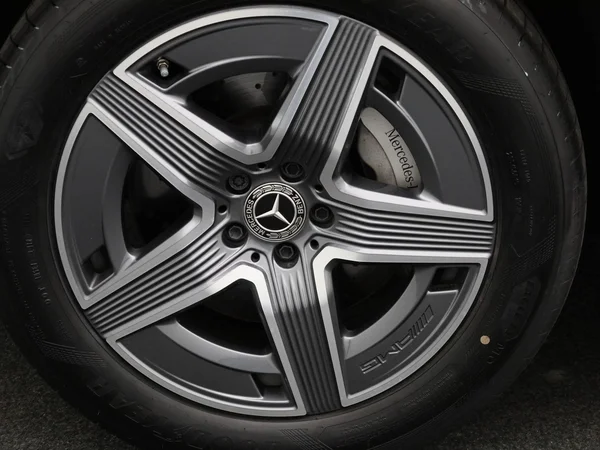 Mercedes-Benz GLC (2025) — foto 6 van 53
